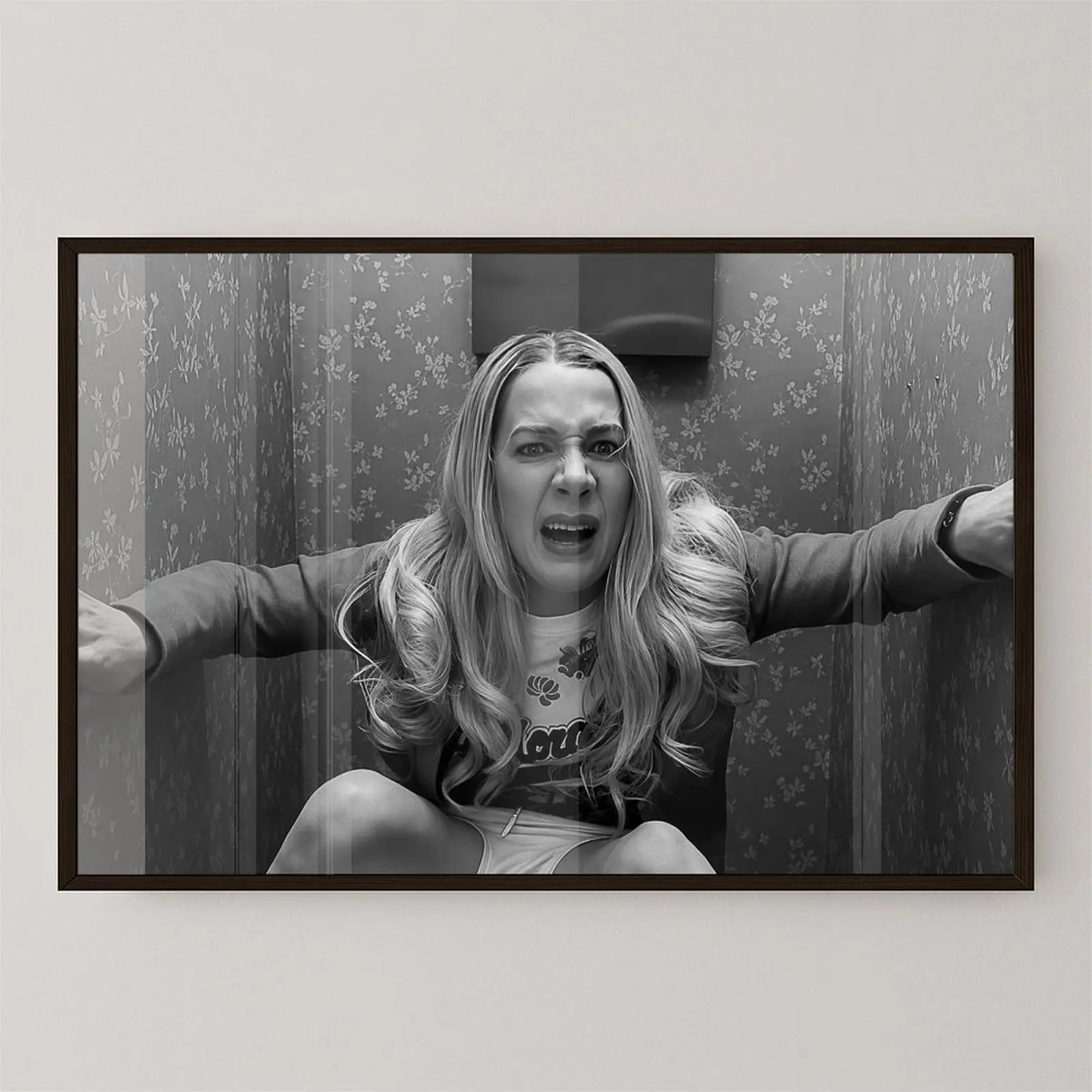 White Chicks Movie Wall Art Poster - Black & White Aesthetic 2000s Comedy Canvas Print, Funny Home Decor for Bathroom, Movie Fan Gift