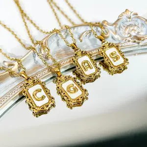 Vintage Durable Light Luxury French Romantic Jewelry Gift Crown Lace Letter Necklace for Valentine's Day & New Year Banquet