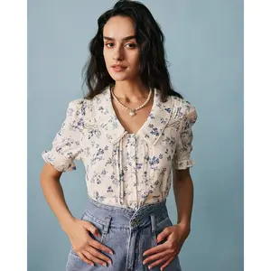 The Lace Spliced Pleated Floral Shirt