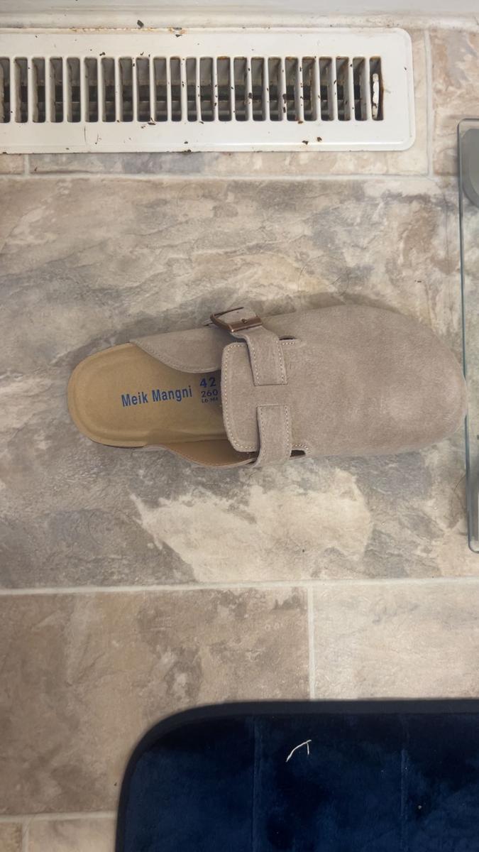 Item: Beige, women 10 / men 9