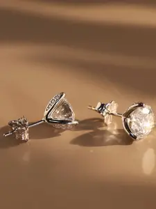 925 Sterling Silver Sparkling 5mm Round Moissanite Earrings for Men & Women, 0.5ct Diamond Ear Bone Studs, Simple Daily Wear Hypoallergenic Jewelry 1 pair