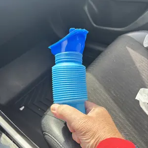 750ML Portable Car Urine Bottle for Adults, Emergency Urine Bottle for Car Use, Foldable Urine Bottle for Outdoor Car Travel Traffic Camping, Travel Accessory