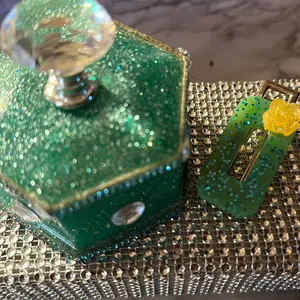 High quality resin jewelry box, oval shape With Lid Adjustable Round