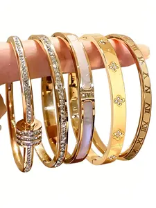 Women's 5-piece 18K gold-plated stainless steel stackable bracelet set. These minimalist, lightweight luxury bracelets are fade-resistant and ideal for daily wear. They are perfect gifts for Valentine's Day, Mother's Day, and everyday styling.
