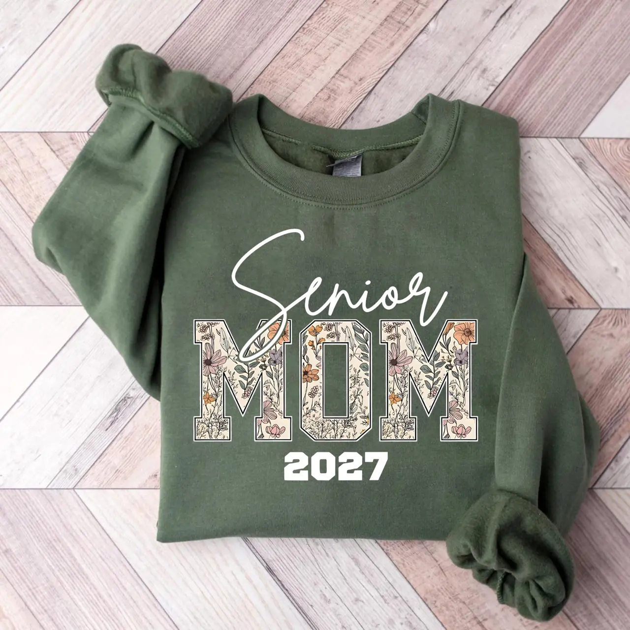 Senior Mom 2027 Sweatshirt Hoodie, Floral Varsity Graphic Crewneck, Class of 2027 Proud Mom T-shirt, Graduation Gift for Mom, College Senior Mom Apparel