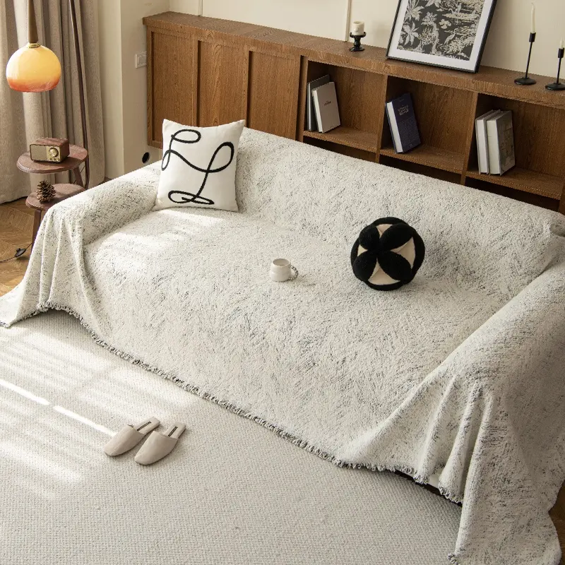Soft Plush Sofa Cover, Sofa Slipcover, Slipcovers for Couches and Sofas, Skin-Friendly and Non-Irritating, Cozy and Warm, Ideal for Fall and Winter, Comfortable Year-Round Use, Dustproof Sofa Cover