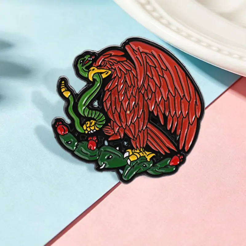 1 Piece Mexican Eagle Snake Cactus Cartoon Alloy Brooch Aztec Cultural Emblem Style with Red Eagle Green Serpent Design for Mexico Pride History Lovers, Daily Clothing Decor, Daily Wear, Birthday Gift, Fashion Lapel Pin, Fashion Clothes Accessory