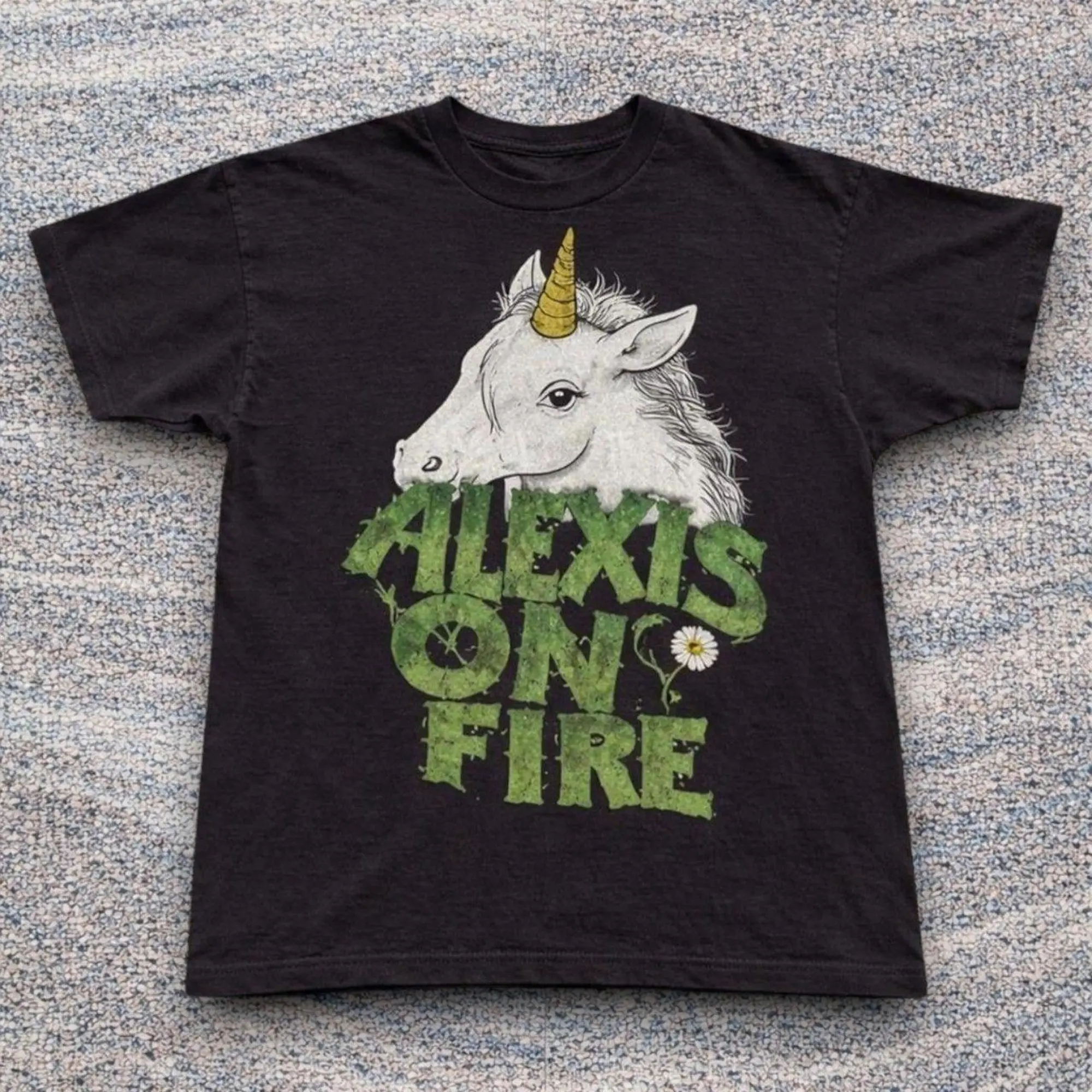 Gildan Men's And Women's T-Shirt, Unicorn Graphic Tee – Bold Quirky Vibe, Animal Tee, Unisex Vintage Graphic Tees Gothic Grunge Y2k Emo Scene Amity Affliction Style Clothes Men Women Streetwear Summer
