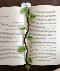 Crochet Dogwood Bookmark, Book Lover Gift, Spring Bookmark