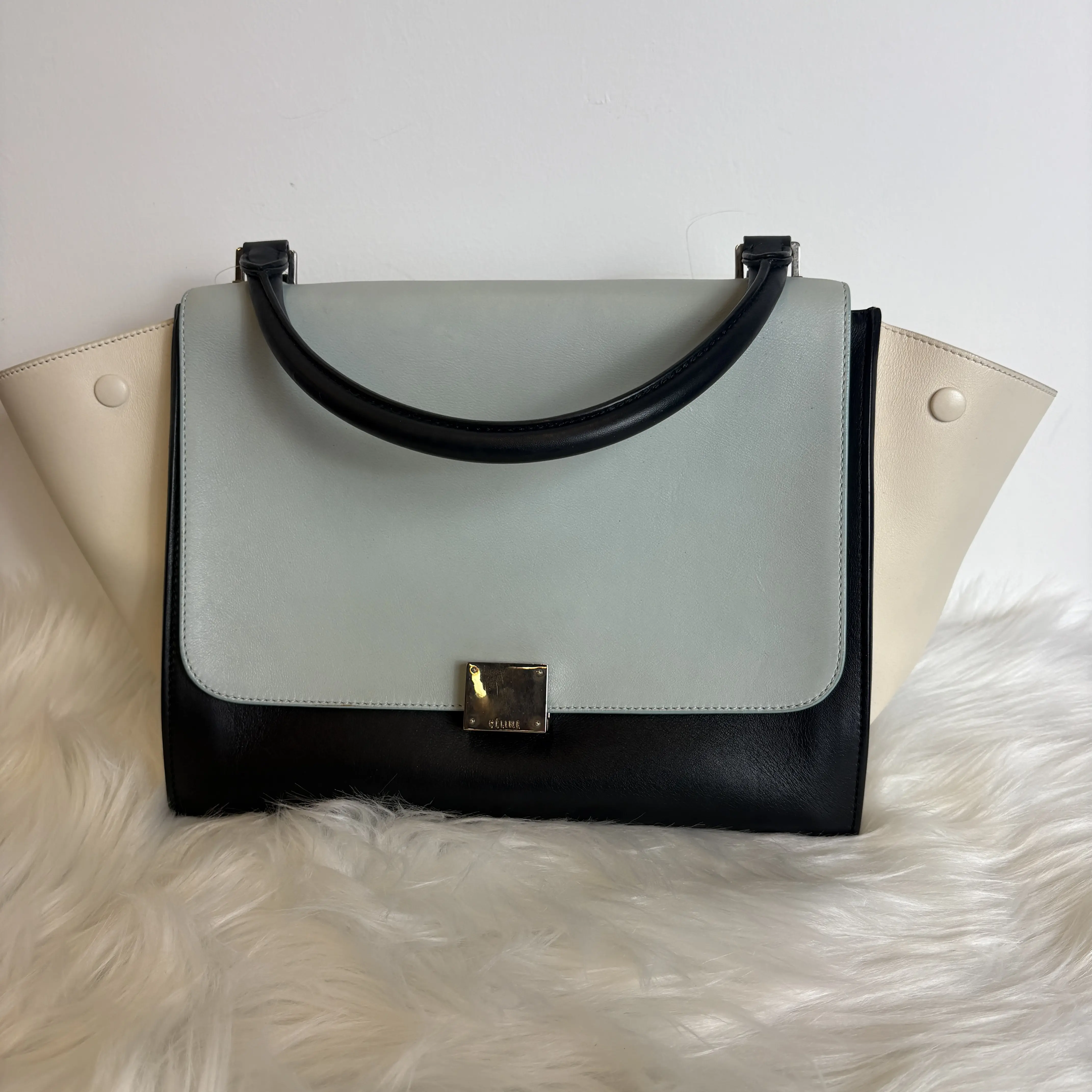Pre-owned Calfskin Crossbody Bags Celine Trapeze Baby Blue Cool Tone Summer Handbag/Crossbody
