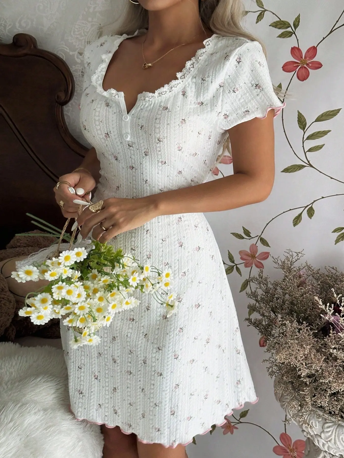 Embroidered Ditsy Floral Lace Trim Slim Fit Mini Nightgown, Women's Doll Shirt Pajama Set, Gothic Style Comfortable Breathable Elegant Feminine Design, Loungewear Nightwear