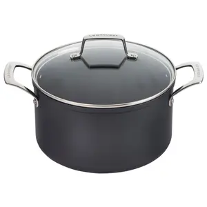 Le Creuset Esse ntial Ceramic 6 .3 qt. Stockpot with Glass Lid