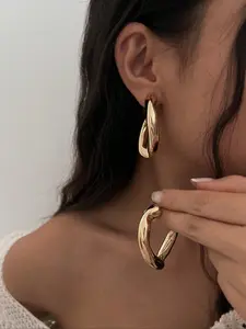 Vintage Geometric Twisted Irregular Metal Round Wave Earrings, Unique Design Ear Accessories, Statement Earrings, Perfect for Stylish