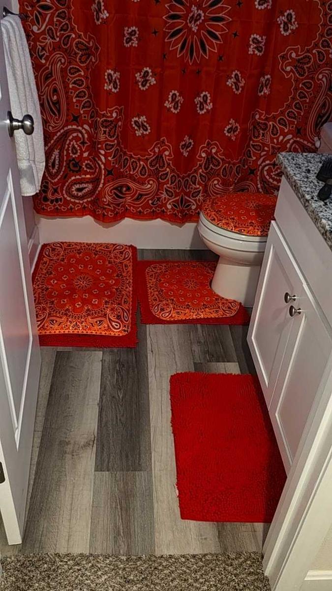 Item: 4Pcs Shower Curtain With Rugs