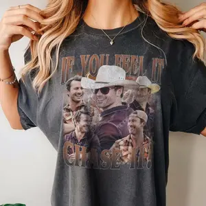 If You Feel It Chase It Unisex T-shirt, Glen Powell As Tyler Owens Unisex Shirt, Cotton All Sizes Colors for Men and Women, Full Colors, Full Sizes