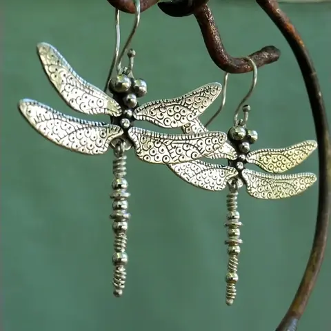 A Pair of Creative Retro Animal Dragonfly Earrings, Dangle Earrings, Dangly Earrings, Suitable for Girls to Wear at Banquets and Parties, Interesting Festival Gifts, Dainty Fashion Jewelry, Dangling Earrings