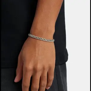 5mm Cuban Bracelet - Stylish Silver Tone Chain Link Design for Men and Women - Unisex Choking Hazard Balloon Safe Jewelry - Elegant and Versatile Accessory