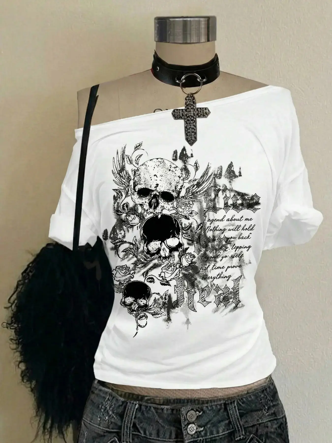 Y2K Grunge Graphic Skull Print Off-Shoulder Loose Women's Tee | Edgy & Gothic Aesthetic | Everyday Casual & Oversized Fit | Versatile Streetwear | Perfect for Alt/Grunge Fansl Printed