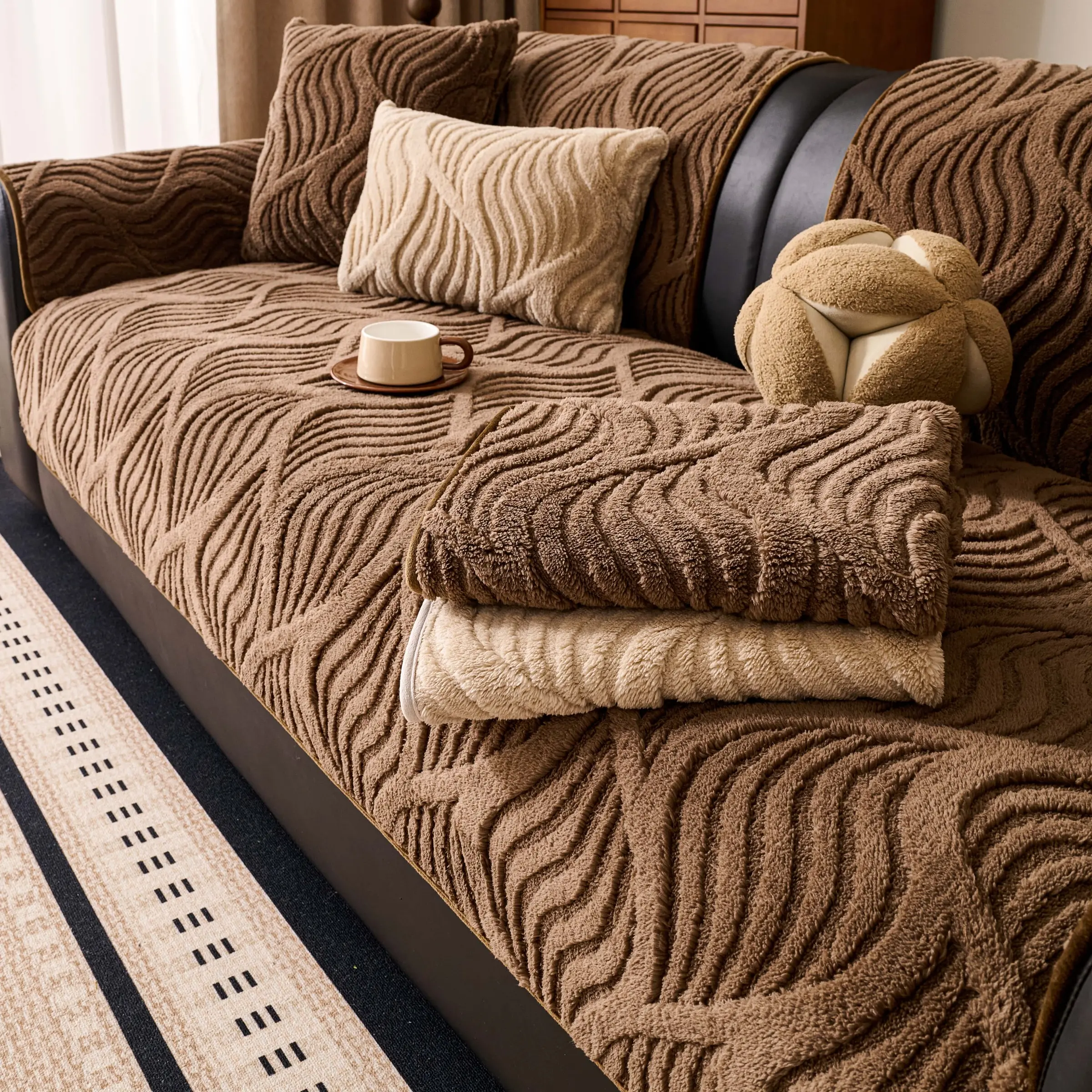 Luxury Plush Sofa Cushion Cover, Non Slip Soft Sofa Protector Mat, Washable Thickened Sofa Slipcover, Pet Friendly Furniture Protector, Decorative Couch, Universal Sofa Pad for Sectional, Armchair, Loveseat, 2/3/4 Seater Sofa Covers