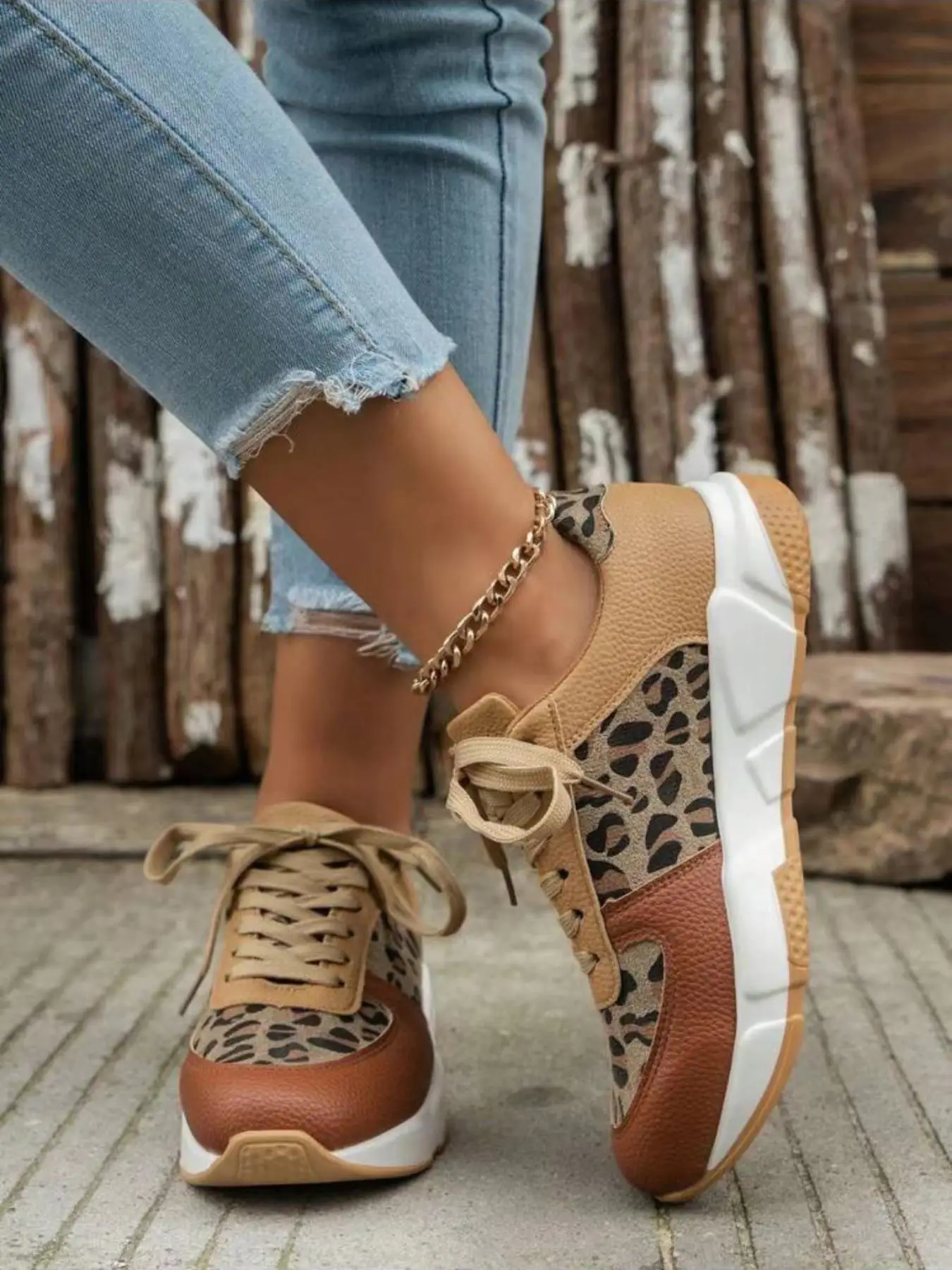 Fashion Leopard Print Lace Up Low Top Sneakers, Casual Comfortable Sports Running Shoes, Female All-match Round Toe Shoes for Daily Wear