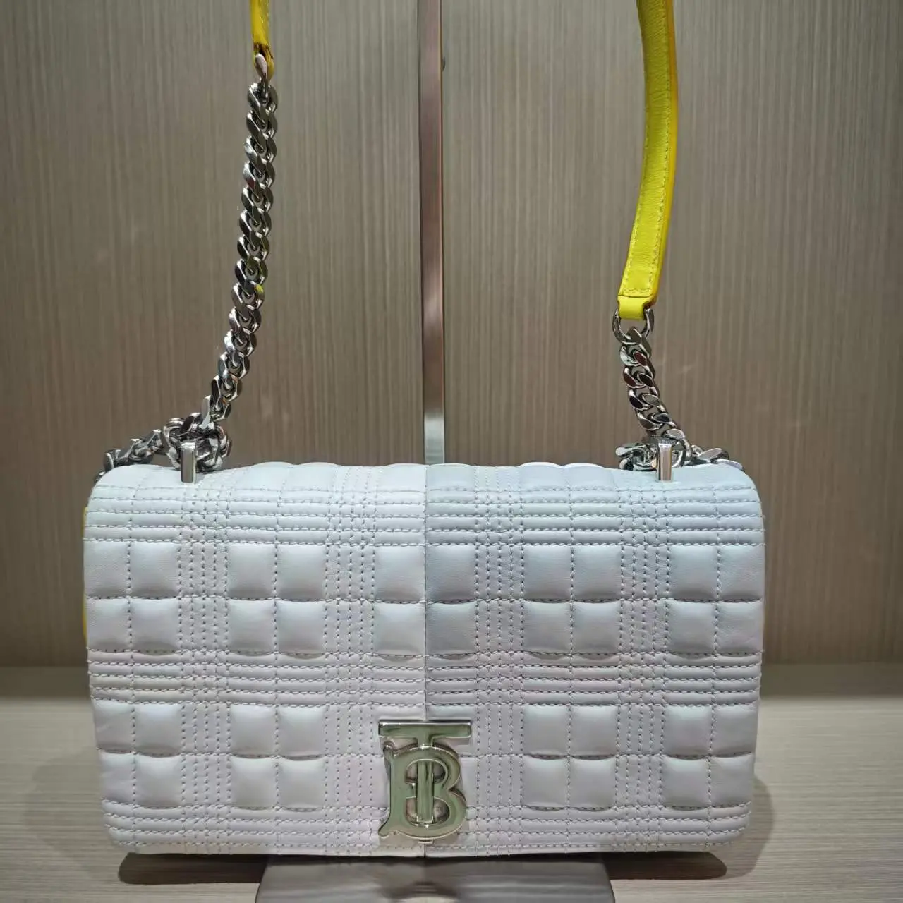 Pre-owned BURBERRY Lola White Lambskin Shoulder & Crossbody Bag with TB Logo MSSJ