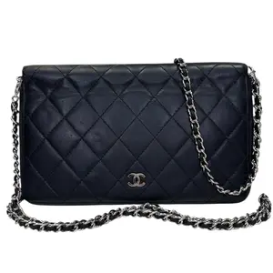 Pre-owned CHANEL lambskin Crossbody Bags Black Quilted SHW Organizer Zip Wallet