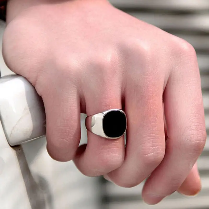 Men’s Minimalist Luxury Stainless Steel Signet Ring - Band-Shaped, Scratchproof Polished Bold Band, Black Onyx Central Stone Ring, Durable Costume Jewelry for Daily Wear & Gifting, Signet Rings