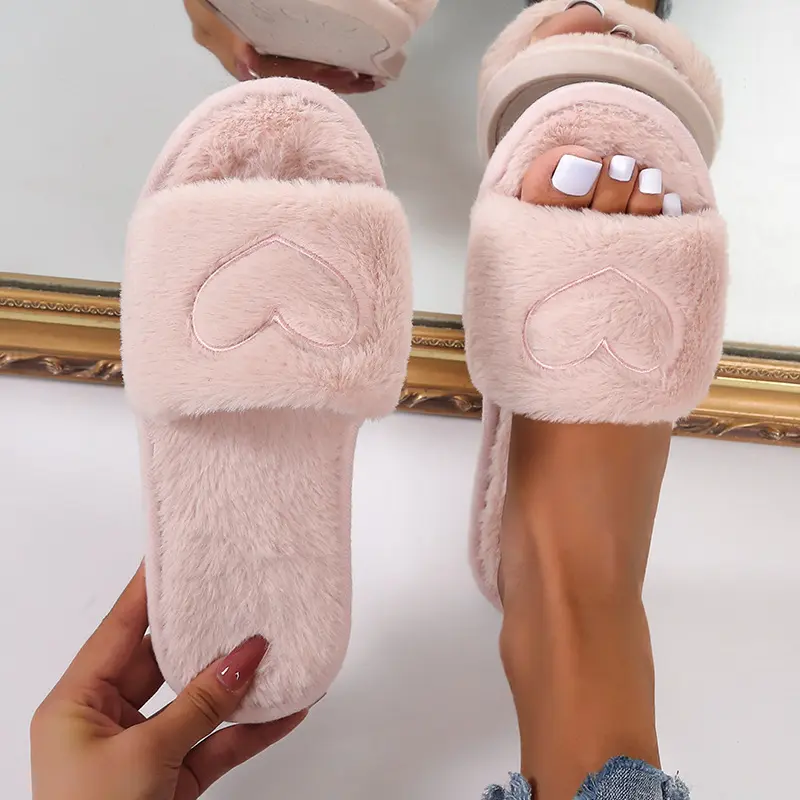 Heart Print Plush Slippers Indoor Soft Slippers with Heart Print in Multiple Colors Quiet and Warm for Home Use Plush Slippers Women's Slippers