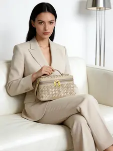 Elegant Vintage Matte Handwoven Lunch Box Bag, Trendy Fashion Crossbody Bag, Shoulder Bag, Perfect for Daily Use, Stylish Practical Accessory