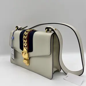 Pre-owned GUCCI Leather Messenger Bag