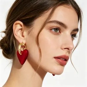 ANDKISS Retro Red Heart Dangle Earrings. A Premium, Niche-Design Accessory Featuring a Deep Red Heart Motif. The Ultimate Choice for "It Girls" and a Stunning Statement Piece for Photoshoots. The Perfect Gift for Her.