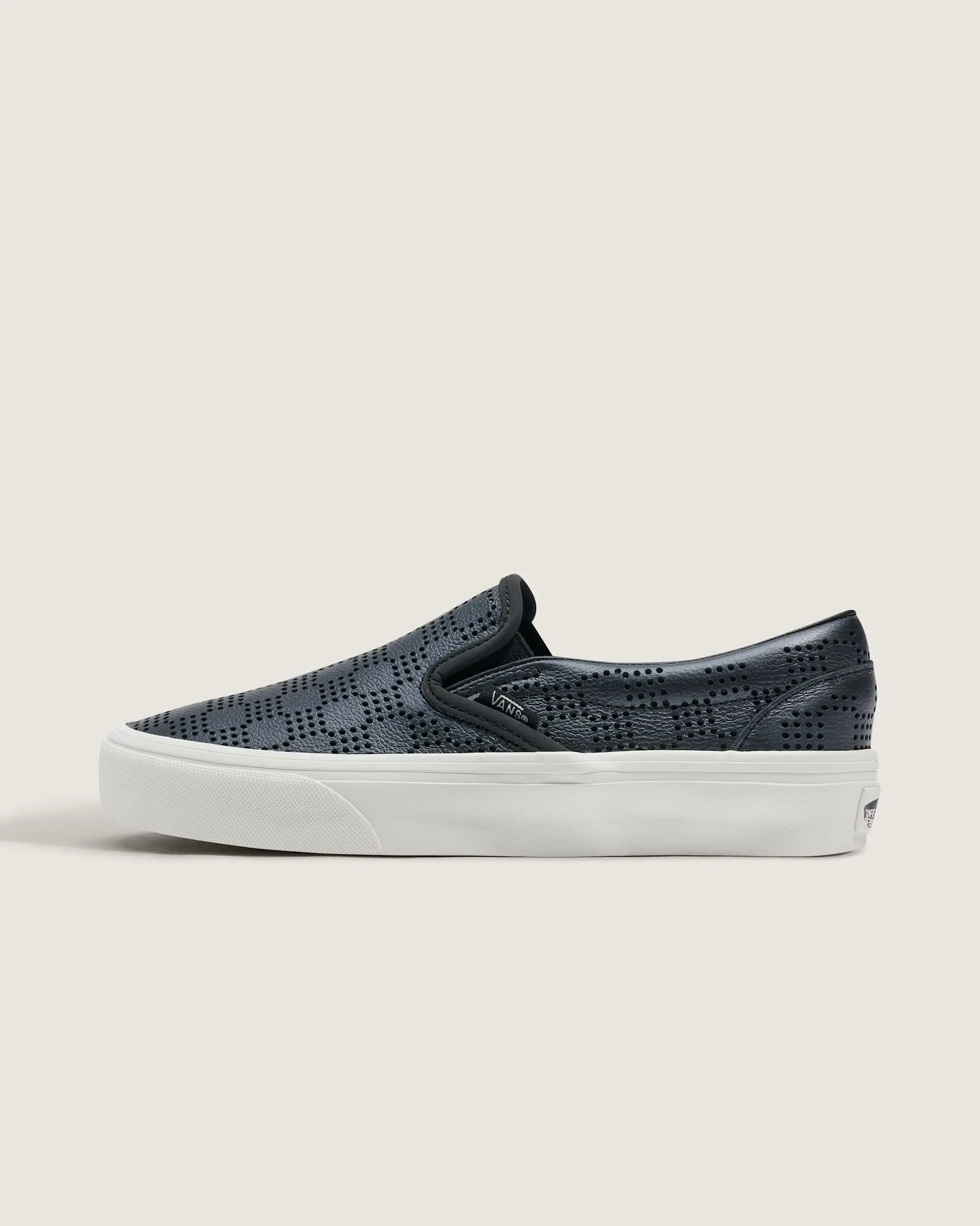 Vans Unisex Classic Slip-On Checkerboard Low Top Shoe