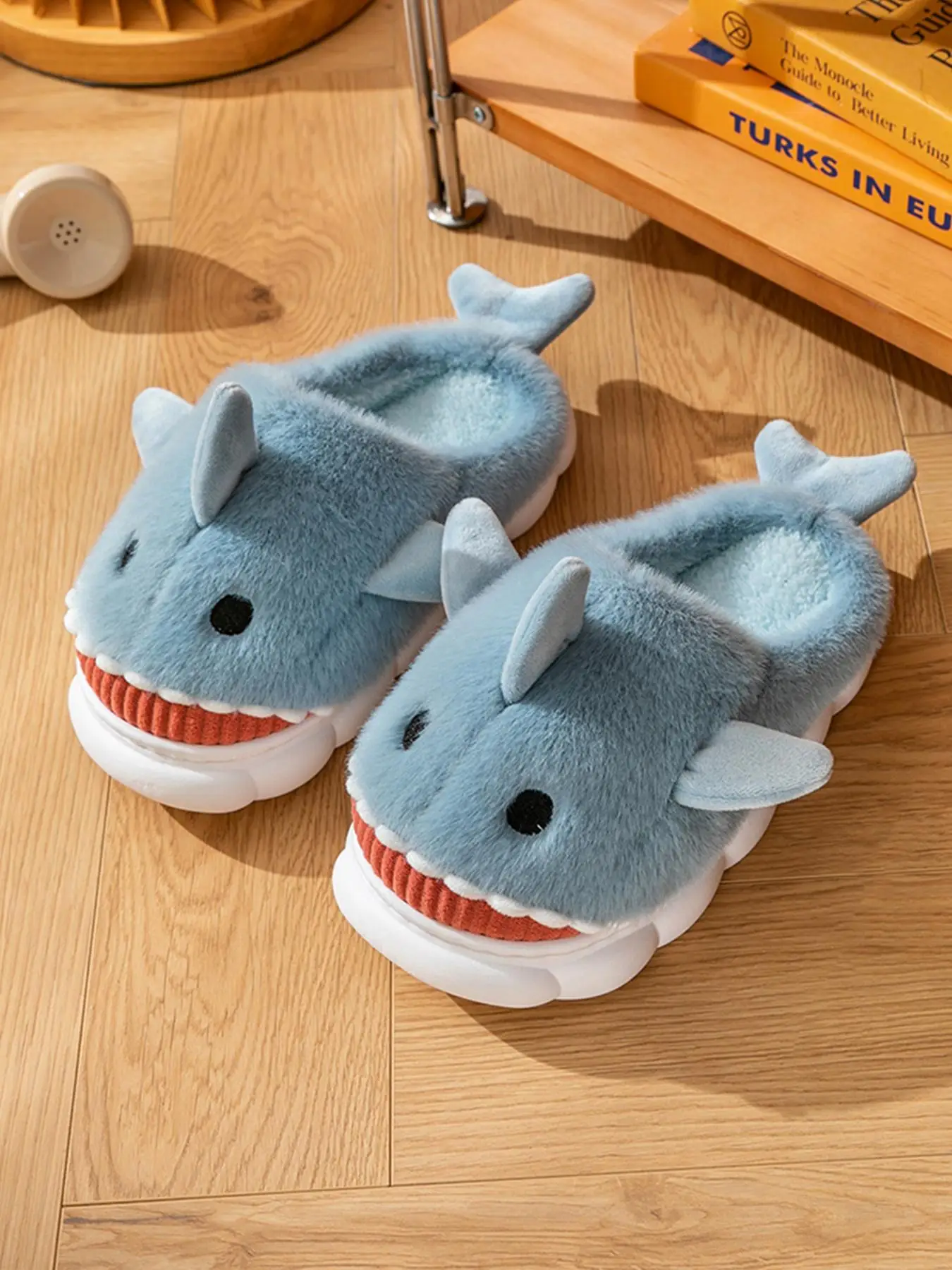 Men's Cute Fluffy Cartoon Shark Design Plush Home Slippers, Casual Soft Fuzzy Plush Pillow-like Comfortable Home Slippers, Warm & Cozy Slippers for Fa