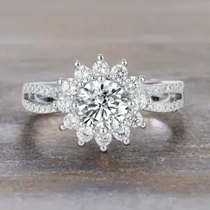 Sparkling Flower Cubic Zirconia Ring Bridal Eternal Engagement Wedding Anniversary Birthstone Ladies Wedding Ring Valentine's Day Christmas  Gifts