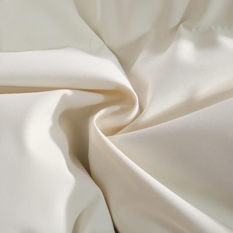 Men's hooded colorblock quilted vest, stylish and warm, the hooded design is casual and versatile, perfect for everyday wear, hanging out with friends, and winter street style.