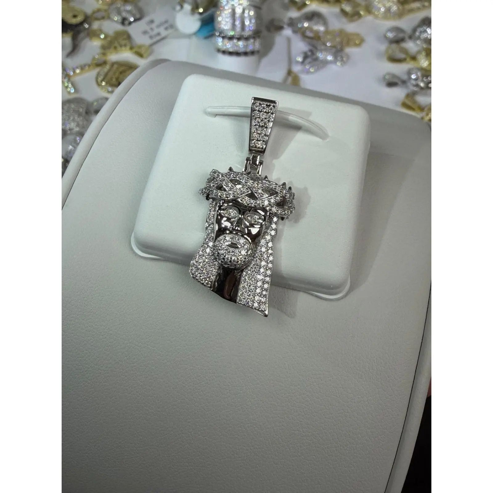 925 Real Silver Mini Jesus Piece Pendant - Detailed Jesus Face, Bold Faith Detail, Spiritual Wear for Faith and Street Culture Enthusiasts, Classic Compact Jewelry Accessory