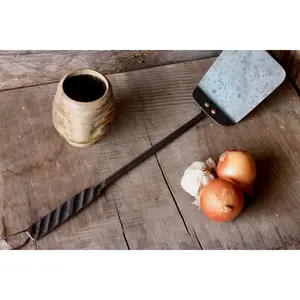 Grilling Spatula: "Grill-Marked" Handle