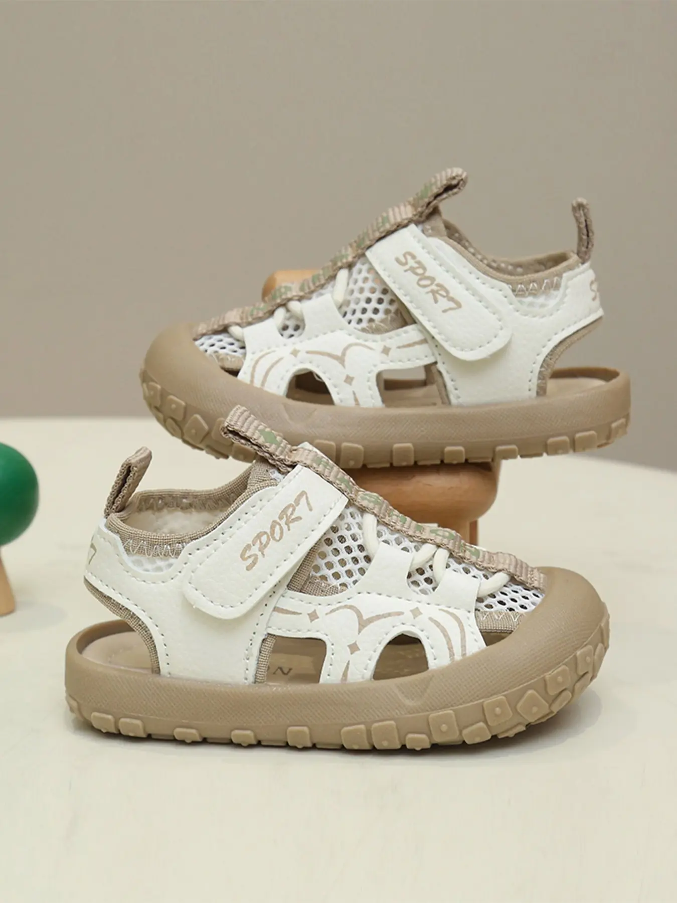 2026 New Trendy Kids Head Protection Sports Sandals, Summer Style Non Slip Sandals, Multi-Color Breathable Mesh Velcro Easy On/off, Anti-Slip Rubber Sole, Unisex Casual Shoes, Walking Fashion Footwear, Fashionable Breathable Sandals