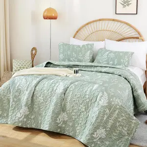 Queen Size Sage Green Quilt Botanical Floral Pattern Microfiber Bedspreads 3 Pieces Lightweight Comforter Reversible Bedding Set with 2 Pillow Cases