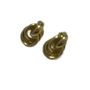 18k gf Elegant Earrings Super Polished Three Interlocking Circles for Pierced Ears Timeless Beauty & Durability