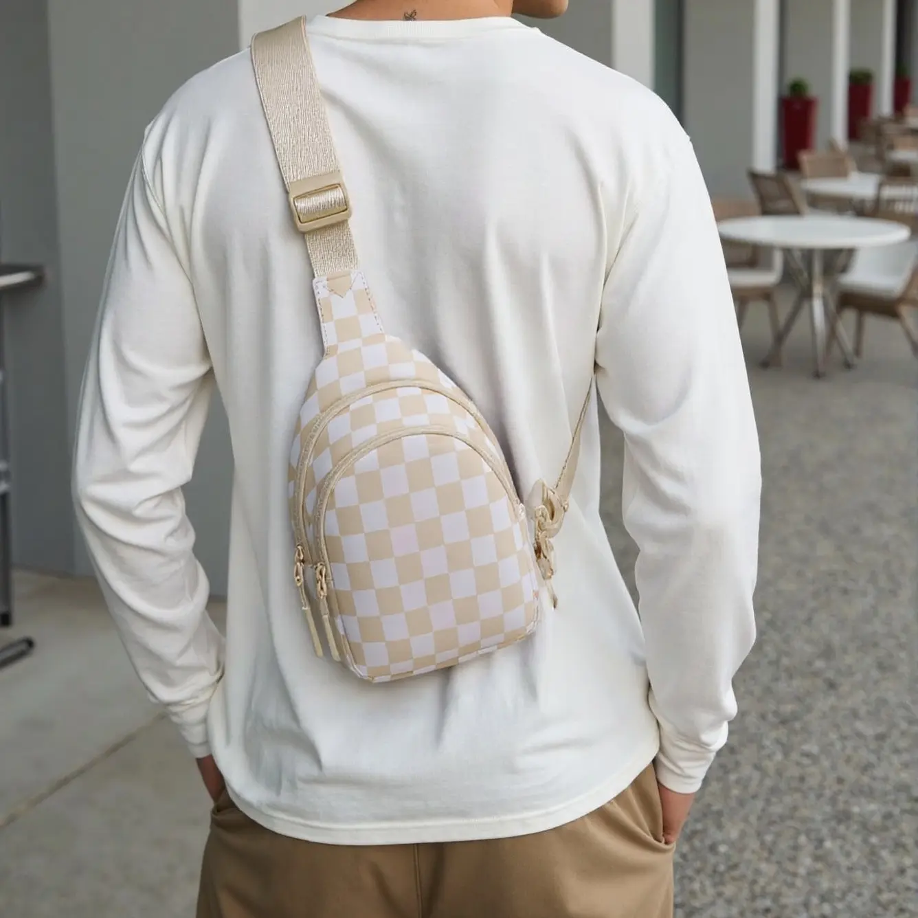 Checkered Sling Bag for Women Man Small Backpack Chest Bag  display picture 1