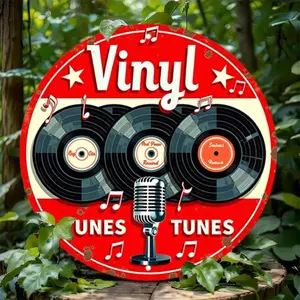 Vintage Vinyl Record Design Wall Art, Round Wall Decor with Classic Records and Retro Microphone Design, Wall Decor for Bar Cafe Music Room