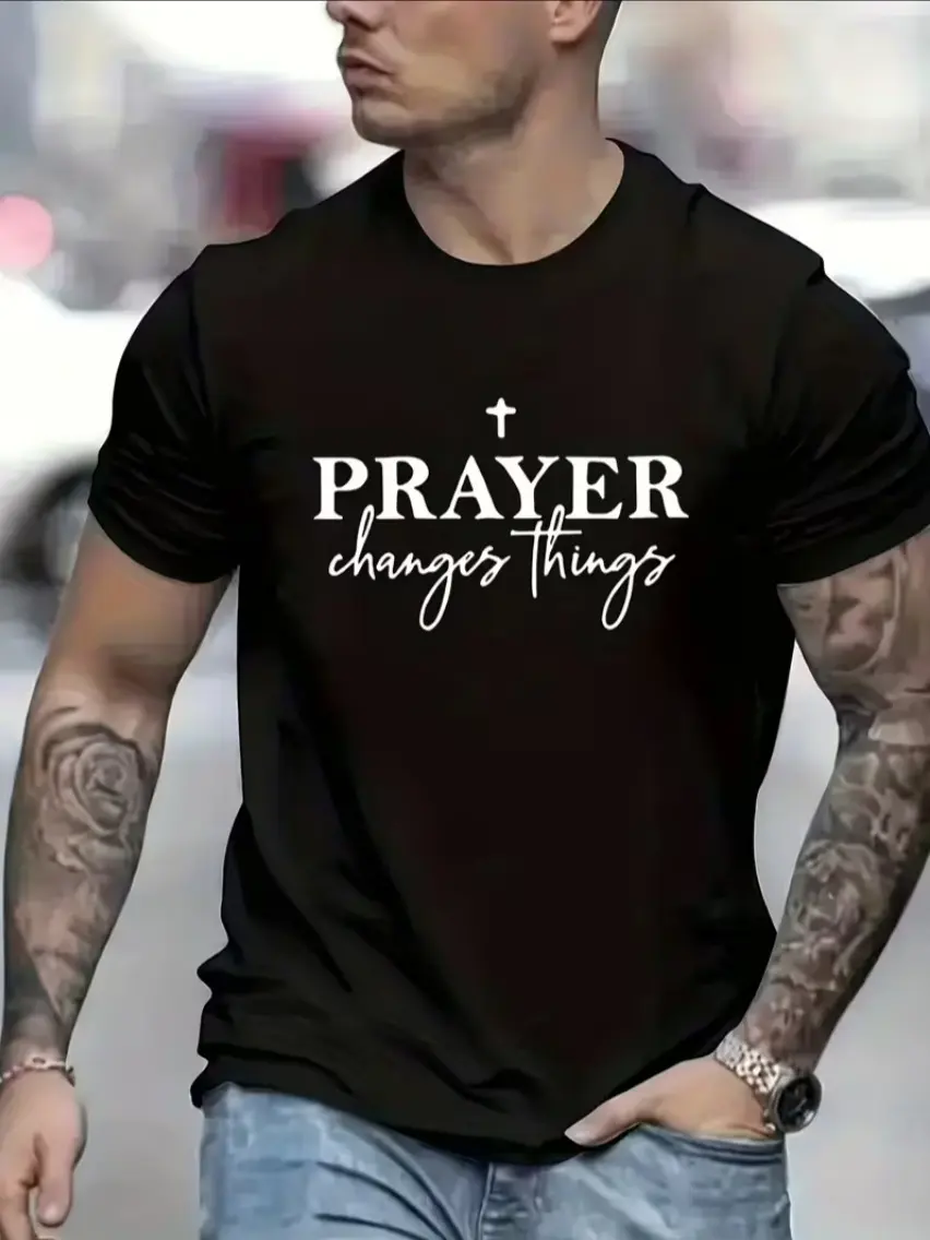[Prayer T-Shirt] Round Neck Short Sleeve T-Shirt, Front with"PRAYER Changes Things" Text And Cross Pattern Print. TheText And Religious Elements Convey a Sense of Faith AndPositivity