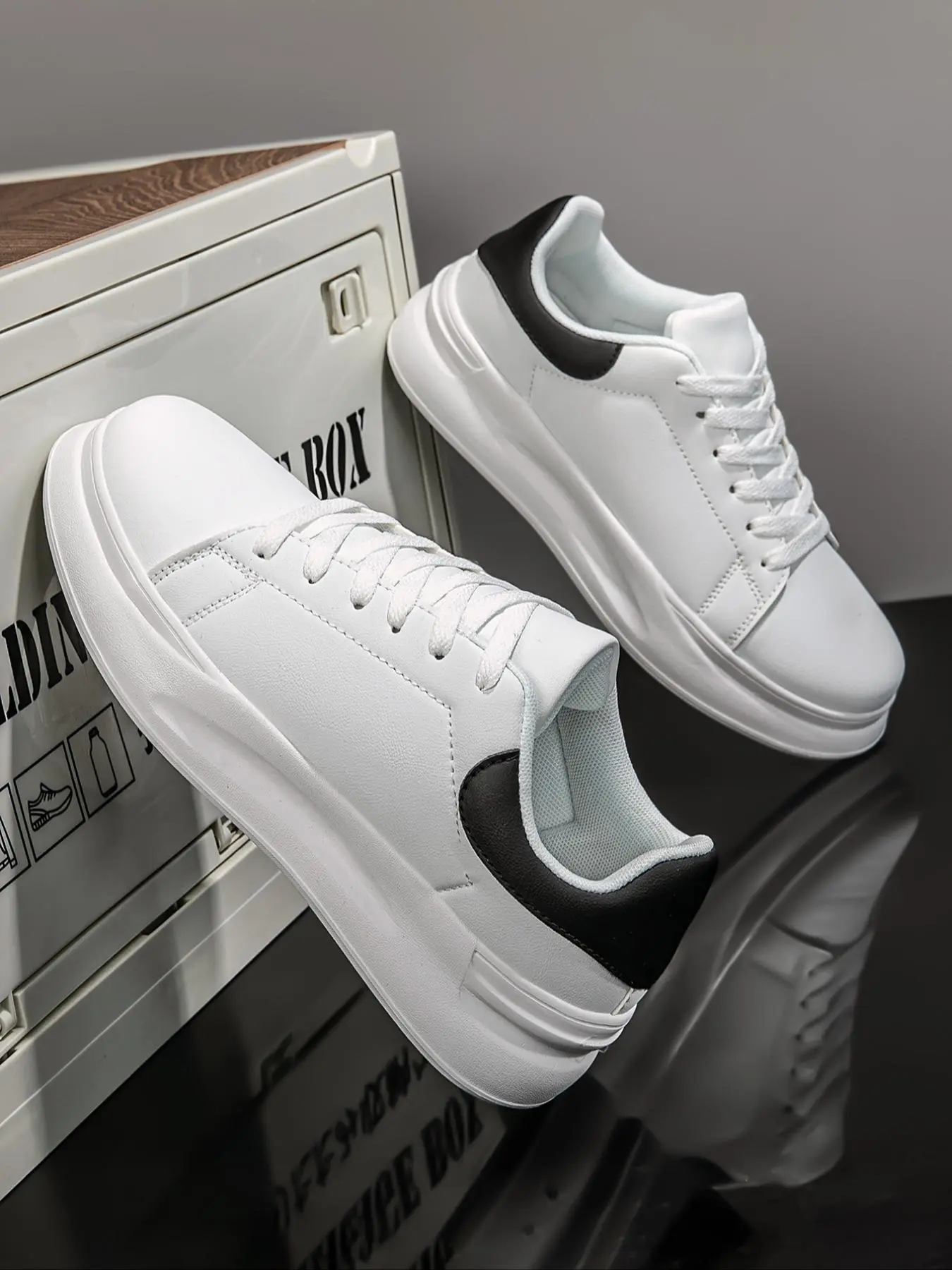 Unisex's Sporty Athletic Lace Up Low Top Skate Shoes, Casual Comfortable Non-slip All Seasons Sneakers, Fashionable Skate Shoes for Daily Wear, Closed, Sports Shoes, Walking Shoes, Lightweight Breathable Sneakers, Trendy Shoes, Trendy Trainers