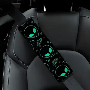 1pc 9.8x11.3 Inch Glow in the Dark Alien Pattern Car Seat Belt Shoulder guard cover, Car Decoration, Car Interior Accessories, Universal Size, Comfortable and Stylish, Quick Installation and Removal, Ideal Gift for Car Enthusiasts, Holiday Gift. 1.26LYY-7