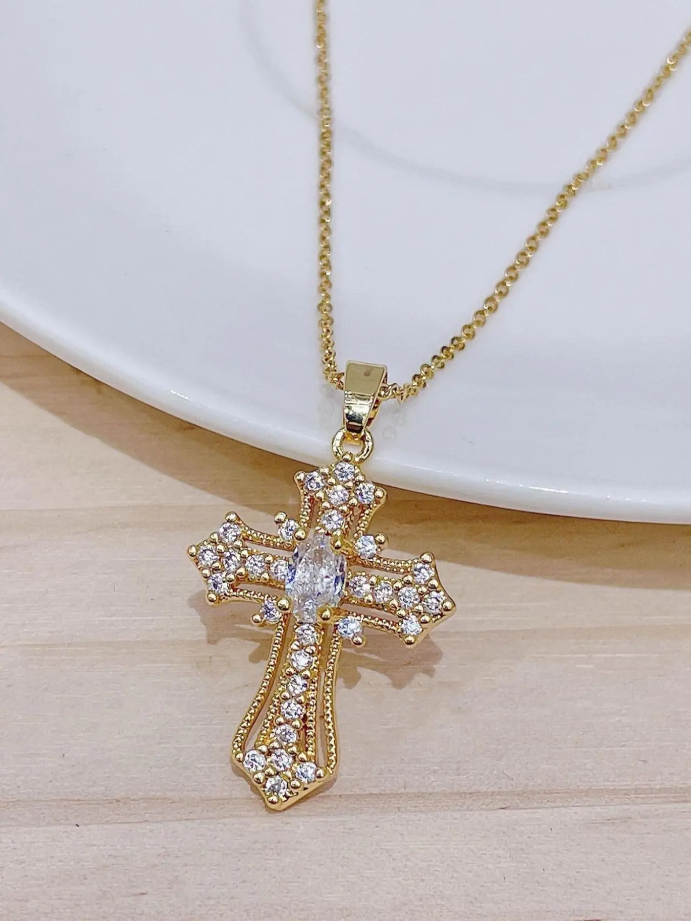 Rhinestone Cross Pendant Necklace For Women For Gift, Clavicle Chain Necklace, Fashion All-match Accessory