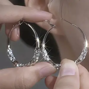 A pair of elegant, luxurious and simple twisted water Rhinestone large ear rings, fashionable earrings for women, suitable for women to wear at daily banquets, vacations, dates and parties, as a birthday, Valentine's Day gift for women
