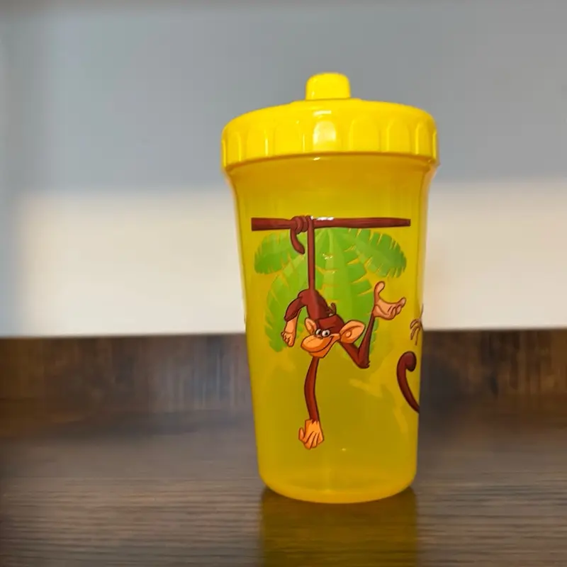 Kid slip proof sippy cup