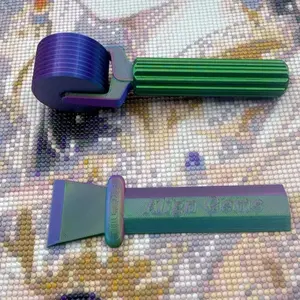 Diamond Painting Beauty Set, Leveling Tool and Extended Handle Roller, Correct Off-Center Holes and Flatten Canvas, Shiny Effect, Diamond Art Tools