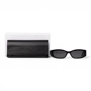 Pre-owned Dior Black Sunglasses D26031796